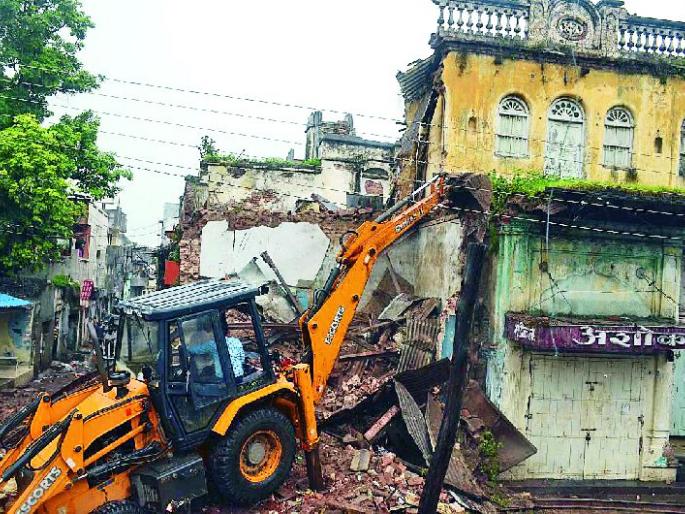 Three villages lost contact in Melghat | मेळघाटात ४० गावांचा संपर्क तुटला