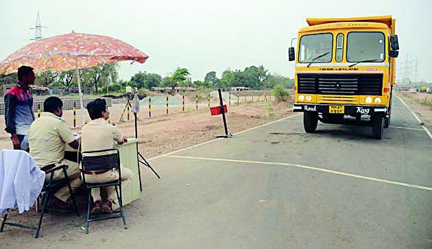 Auto passenger camera passing on new track | नव्या ट्रॅकवर वाहनांचे ईन कॅमेरा पासिंग