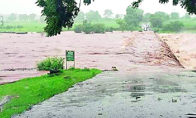 Rain falls again in Melghat; 3 villages 'not rechable' | मेळघाटात पुन्हा पावसाचे थैमान; ४० गावे ‘नॉट रिचेबल’
