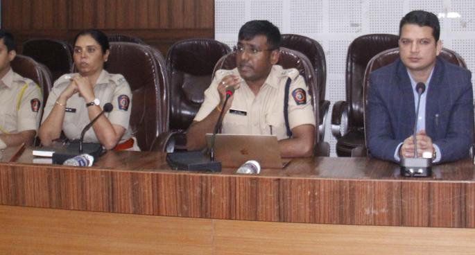 Everyone should play the role of peace duo | प्रत्येकाने शांतता दुताची भूमिका निभवावी Everyone should play the role of peace duo | प्रत्येकाने शांतता दुताची भूमिका निभवावी