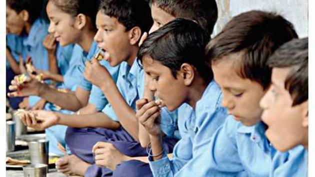 Seasonal hostel only if there are 2 students | २० विद्यार्थी असतील तरच हंगामी वसतिगृह Seasonal hostel only if there are 2 students | २० विद्यार्थी असतील तरच हंगामी वसतिगृह