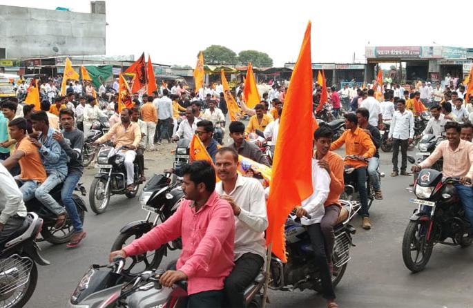 For the Maratha reservation, the agitation will start in Beed | मराठा आरक्षणासाठी बीडमध्ये आंदोलने सुरुच For the Maratha reservation, the agitation will start in Beed | मराठा आरक्षणासाठी बीडमध्ये आंदोलने सुरुच