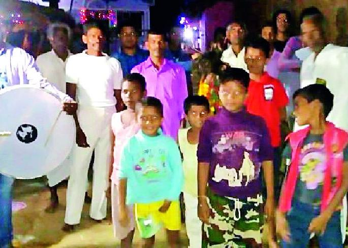 Diwali celebrations in the fireworks fireworks in Palanpur | पालांदुरात फटाक्यांच्या आतषबाजीत दिवाळीचा जल्लोष