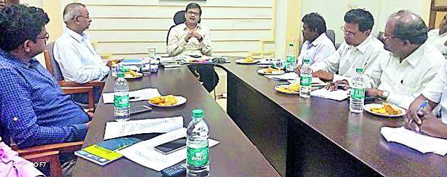 Appeal to the youth to register in the electoral roll | मतदार यादीत नाव नोंदविण्याचे तरुणांना आवाहन Appeal to the youth to register in the electoral roll | मतदार यादीत नाव नोंदविण्याचे तरुणांना आवाहन