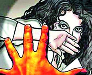 Minor girl's molestation charge in Mehgaon | मेहगाव येथे अल्पवयीन मुलीच्या विनयभंगाचा गुन्हा Minor girl's molestation charge in Mehgaon | मेहगाव येथे अल्पवयीन मुलीच्या विनयभंगाचा गुन्हा