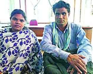 The disabled teacher has decided to do extra work-related tasks | अपंग शिक्षकाला अतिरिक्त ठरवून केले कार्यमुक्त The disabled teacher has decided to do extra work-related tasks | अपंग शिक्षकाला अतिरिक्त ठरवून केले कार्यमुक्त