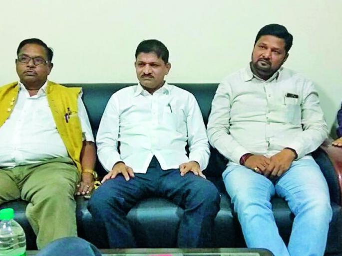 Due to fear of defeat, resigns | पराभवाच्या भीतीने दिला राजीनामा Due to fear of defeat, resigns | पराभवाच्या भीतीने दिला राजीनामा