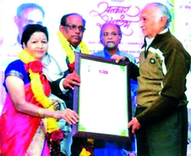 After retirement, everyone should be sent to service | निवृत्तीनंतर प्रत्येकांनी सेवाप्रवृत्त व्हावे After retirement, everyone should be sent to service | निवृत्तीनंतर प्रत्येकांनी सेवाप्रवृत्त व्हावे