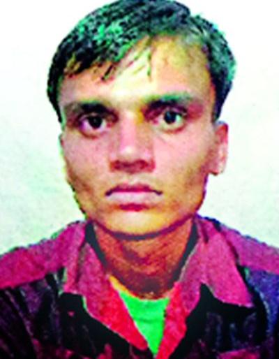 Farmers killed on the spot by electric shock | विजेच्या धक्क्याने शेतकरी जागीच ठार