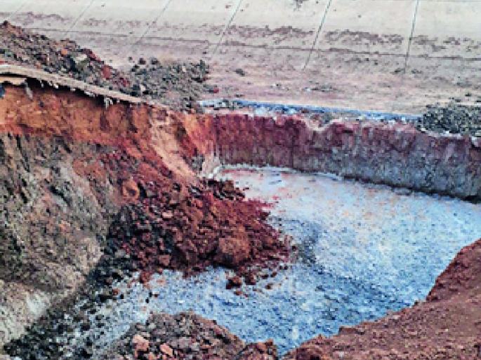 Works for the distribution of the Gose Project in the cold storage | गोसे प्रकल्पाच्या वितरिकेची कामे थंडबस्त्यात Works for the distribution of the Gose Project in the cold storage | गोसे प्रकल्पाच्या वितरिकेची कामे थंडबस्त्यात