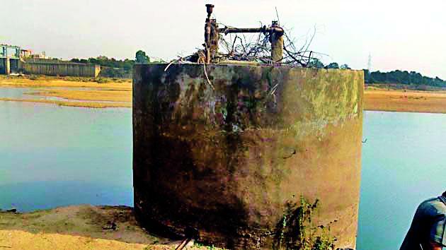 Rural water supply scheme rolled out | ग्रामीण पाणीपुरवठा योजना गुंडाळली Rural water supply scheme rolled out | ग्रामीण पाणीपुरवठा योजना गुंडाळली