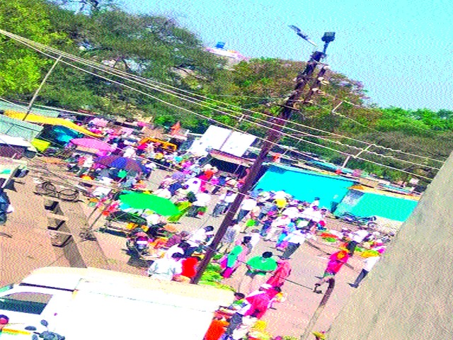 Four days lockdown on moonlight | चांदवडला चार दिवस लॉकडाउन Four days lockdown on moonlight | चांदवडला चार दिवस लॉकडाउन