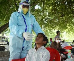 Go to the student's house and applaud | विदयार्थ्यांच्या घरी जाऊन शाबासकीची थाप Go to the student's house and applaud | विदयार्थ्यांच्या घरी जाऊन शाबासकीची थाप