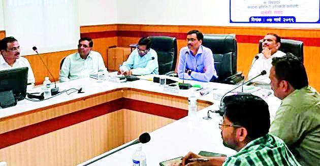 Customer's interest in human reconnaissance | मनुष्यबळ पुनर्रचनेत ग्राहकांचे हित Customer's interest in human reconnaissance | मनुष्यबळ पुनर्रचनेत ग्राहकांचे हित