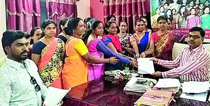 Women's Elgar Against Illegal Alcoholism | अवैध दारूविक्री विरोधात महिलांचा एल्गार Women's Elgar Against Illegal Alcoholism | अवैध दारूविक्री विरोधात महिलांचा एल्गार