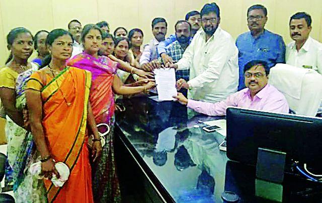 Pt S Funds and rights should be given to members | पं. स. सदस्यांना निधी व अधिकार द्यावा