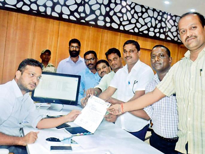 The announcement of the good days of the government has not changed | सरकारच्या अच्छे दिनची घोषणा हवेतच विरली The announcement of the good days of the government has not changed | सरकारच्या अच्छे दिनची घोषणा हवेतच विरली