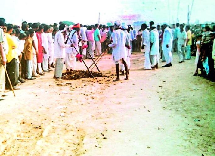 Govardhan Puja tradition continues even today | गोवर्धन पूजेची परंपरा आजही कायम