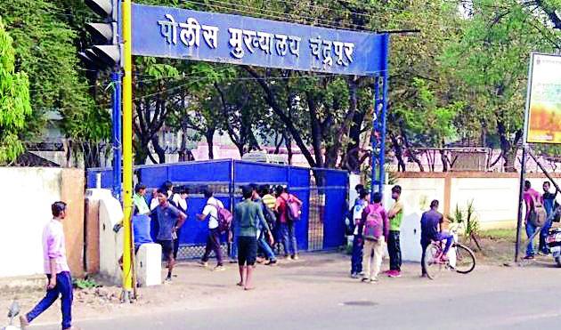 Future police wandered overnight | रात्रभर भटकत राहिले भावी पोलीस Future police wandered overnight | रात्रभर भटकत राहिले भावी पोलीस