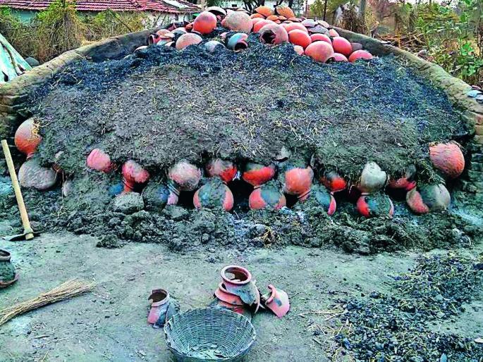 Demand for Vidarbha in Vidarbha | पाहार्णीच्या माठाला विदर्भात मागणी Demand for Vidarbha in Vidarbha | पाहार्णीच्या माठाला विदर्भात मागणी