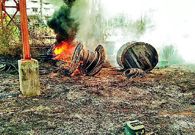 Shantikunj, Earth Ferro Alloy Company Fire | शांतीकुंज, पृथ्वी फेरो अलॉय कंपनीला आग Shantikunj, Earth Ferro Alloy Company Fire | शांतीकुंज, पृथ्वी फेरो अलॉय कंपनीला आग