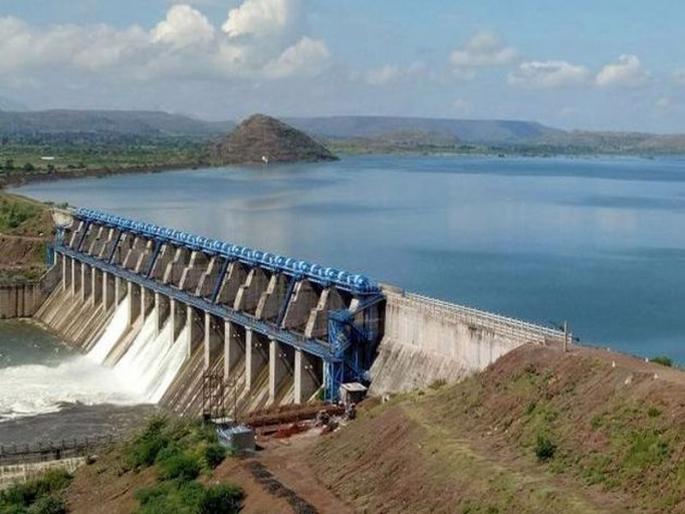 The cycle is complete after the Akkalpada project | अक्कलपाडा प्रकल्पातून अखेर आवर्तन सुटले The cycle is complete after the Akkalpada project | अक्कलपाडा प्रकल्पातून अखेर आवर्तन सुटले