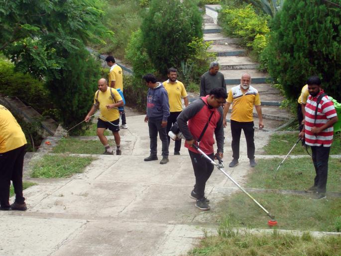 Cleaning expedition on Khandoba hill | खंडोबा टेकडीवर स्वच्छता मोहीम Cleaning expedition on Khandoba hill | खंडोबा टेकडीवर स्वच्छता मोहीम