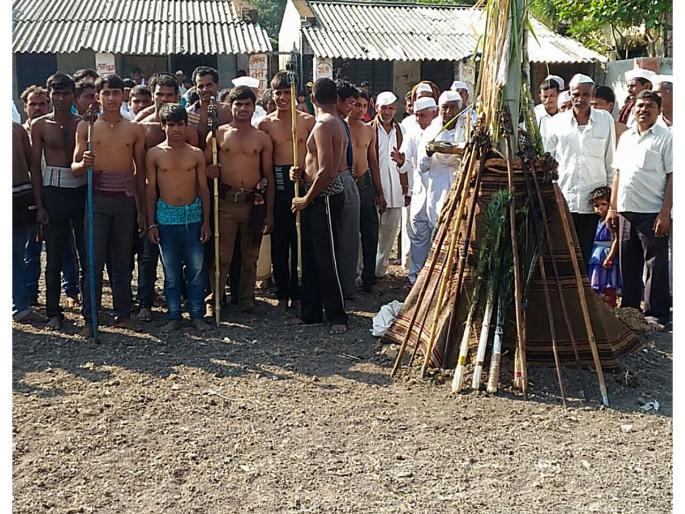 The mountain god festival starts with a full atmosphere of devotion | डोंगरी देव उत्सवाला भाव भक्ती पूर्ण वातावरणात प्रारंभ  The mountain god festival starts with a full atmosphere of devotion | डोंगरी देव उत्सवाला भाव भक्ती पूर्ण वातावरणात प्रारंभ