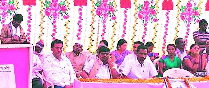 Even after two and a half years, there is no developmental address | अडीच वर्षे उलटूनही विकासाचा पत्ता नाही