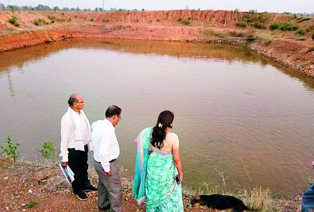 Creation of irrigation facilities through farms | शेततळ्याच्या माध्यमातून सिंचन सुविधेची निर्मिती Creation of irrigation facilities through farms | शेततळ्याच्या माध्यमातून सिंचन सुविधेची निर्मिती