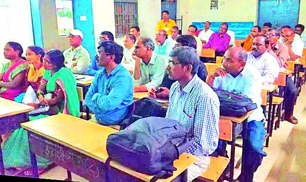 Teaching Lessons for 85 Centrals | ८५ केंद्रप्रमुखांना तंत्रज्ञानाचे धडे