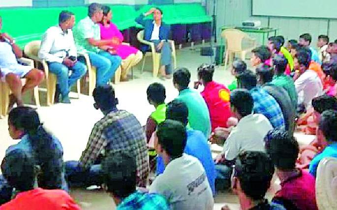 Women should have a high goal! | महिलांनी उच्च ध्येय बाळगावे! Women should have a high goal! | महिलांनी उच्च ध्येय बाळगावे!