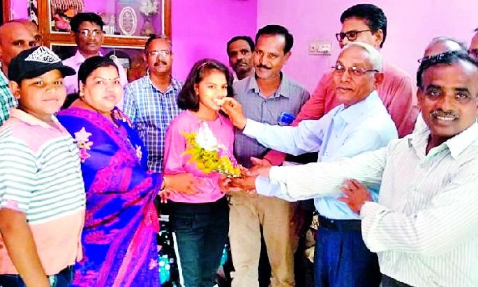 Manoharbhai Patel High School in Anushree district | मनोहरभाई पटेल हायस्कूलची अनुश्री जिल्ह्यात अव्वल Manoharbhai Patel High School in Anushree district | मनोहरभाई पटेल हायस्कूलची अनुश्री जिल्ह्यात अव्वल