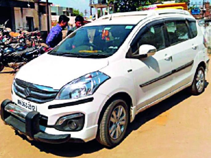 Four teams for the search of thieves | चोरट्यांच्या शोधासाठी चार पथक Four teams for the search of thieves | चोरट्यांच्या शोधासाठी चार पथक