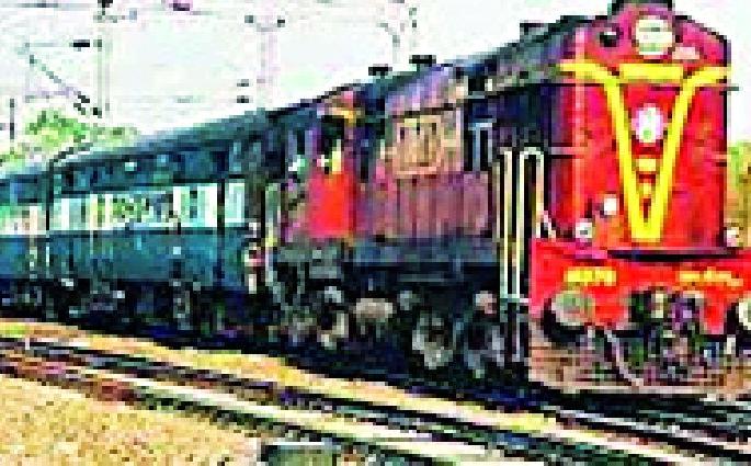 Affecting the block due to rail travel | ब्लॉकमुळे रेल्वे प्रवास होणार प्रभावित Affecting the block due to rail travel | ब्लॉकमुळे रेल्वे प्रवास होणार प्रभावित