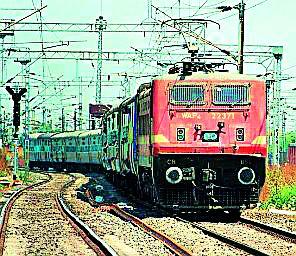 Four copper stolen | चार तांबा चोरट्यांना अटक Four copper stolen | चार तांबा चोरट्यांना अटक