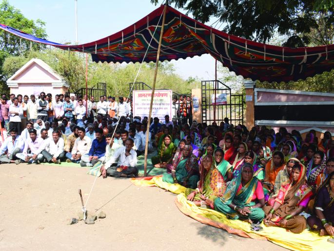 The demand for arrest of the accused | आरोपींना अटक करण्याची मागणी The demand for arrest of the accused | आरोपींना अटक करण्याची मागणी