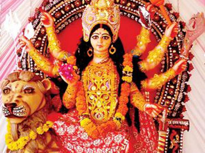 Beginning of the Durga Tsev Javan in Hingoli district | हिंगोली जिल्ह्यात दुर्र्गाेत्सव आगमनाची लगबग  Beginning of the Durga Tsev Javan in Hingoli district | हिंगोली जिल्ह्यात दुर्र्गाेत्सव आगमनाची लगबग