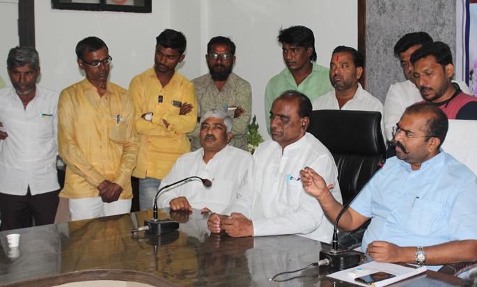 To fulfill the target of debt allocation till March end: Narendra Patil | मार्चअखेरपर्यंत कर्ज वाटपाचे उद्दिष्ट पूर्ण करावे : नरेंद्र पाटील To fulfill the target of debt allocation till March end: Narendra Patil | मार्चअखेरपर्यंत कर्ज वाटपाचे उद्दिष्ट पूर्ण करावे : नरेंद्र पाटील