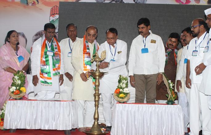 Politics of hatred politics by BJP government | भाजप सरकारने केले द्वेषाचे राजकारण Politics of hatred politics by BJP government | भाजप सरकारने केले द्वेषाचे राजकारण