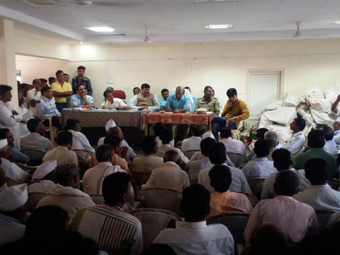 Guardian minister assures compansation for land | शेतक-यांची जमीन गेल्यास मावेजा देऊ Guardian minister assures compansation for land | शेतक-यांची जमीन गेल्यास मावेजा देऊ