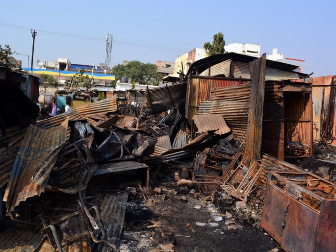 Heavy Fire to Garage Line | गॅरेज लाईनला भीषण आग Heavy Fire to Garage Line | गॅरेज लाईनला भीषण आग