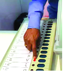 Number on the ballot; Mahadik two, Mandalik three | बॅलेटवरील क्रमांक; महाडिक दोन, तर मंडलिक तीन नंबरवर Number on the ballot; Mahadik two, Mandalik three | बॅलेटवरील क्रमांक; महाडिक दोन, तर मंडलिक तीन नंबरवर