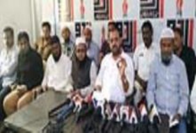 Former MLA Asif Sheikh bids farewell to Congress | माजी आमदार आसिफ शेख यांचा काँग्रेसला रामराम Former MLA Asif Sheikh bids farewell to Congress | माजी आमदार आसिफ शेख यांचा काँग्रेसला रामराम