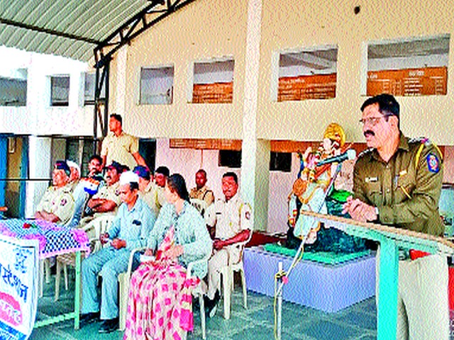 Police ready for girls' safety | मुलींच्या सुरक्षेसाठी पोलीस तत्पर Police ready for girls' safety | मुलींच्या सुरक्षेसाठी पोलीस तत्पर