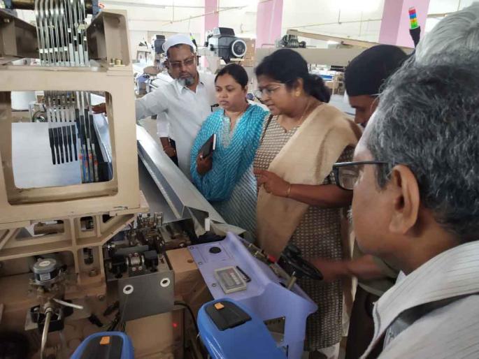 The visit of the textile director to the Malegaon | वस्त्रोद्योग संचालकांची मालेगावी भेट The visit of the textile director to the Malegaon | वस्त्रोद्योग संचालकांची मालेगावी भेट