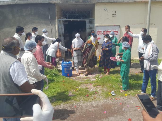 Eight coroners released | नगरसूलमधील आठ जण कोरोनामुक्त Eight coroners released | नगरसूलमधील आठ जण कोरोनामुक्त