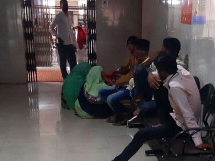 Other sections of the civil are in the air | सिव्हीलचे इतर विभाग वाऱ्यावर Other sections of the civil are in the air | सिव्हीलचे इतर विभाग वाऱ्यावर