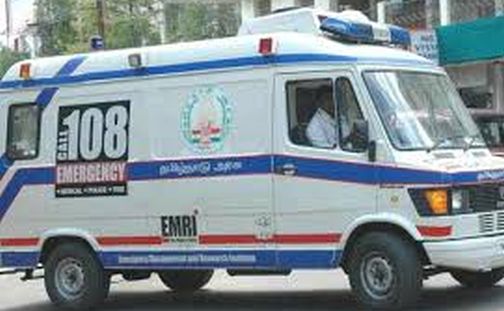 Ambulance driver deprived of salary | रुग्णवाहिकाचालकच वेतनापासून वंचित Ambulance driver deprived of salary | रुग्णवाहिकाचालकच वेतनापासून वंचित