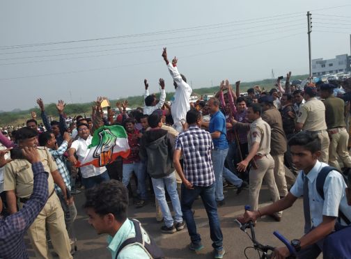 The wife of the tribal development ministers lost | आदिवासी विकास मंत्र्यांची पत्नी पराभूत The wife of the tribal development ministers lost | आदिवासी विकास मंत्र्यांची पत्नी पराभूत